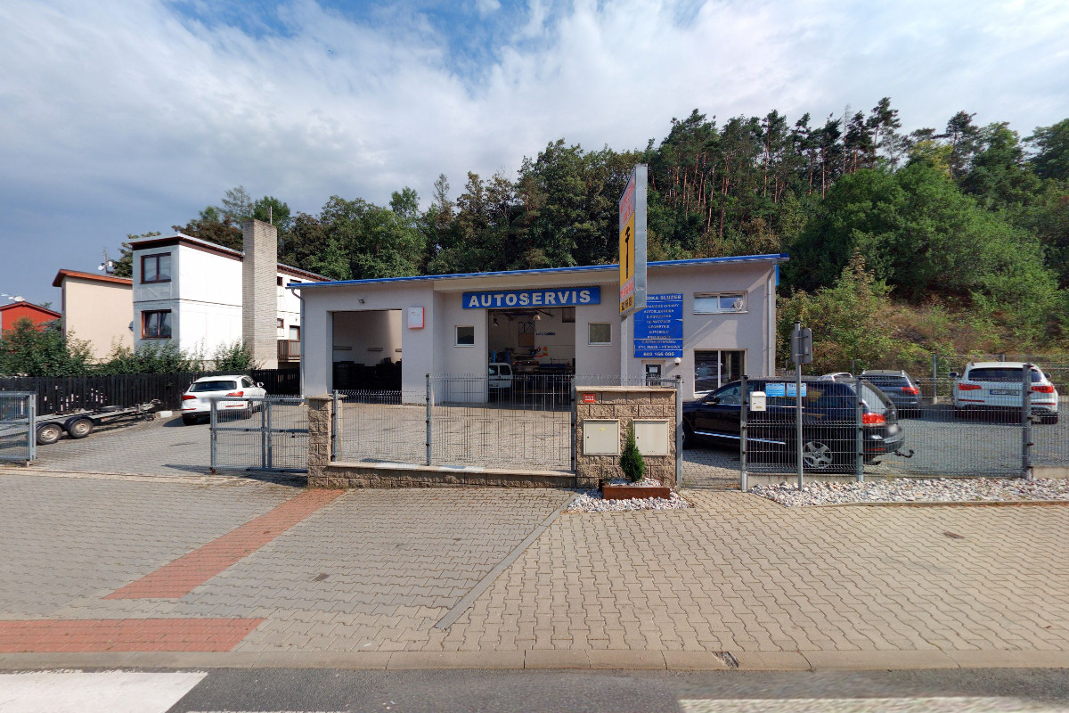 AutoKobera – pohled z ulice